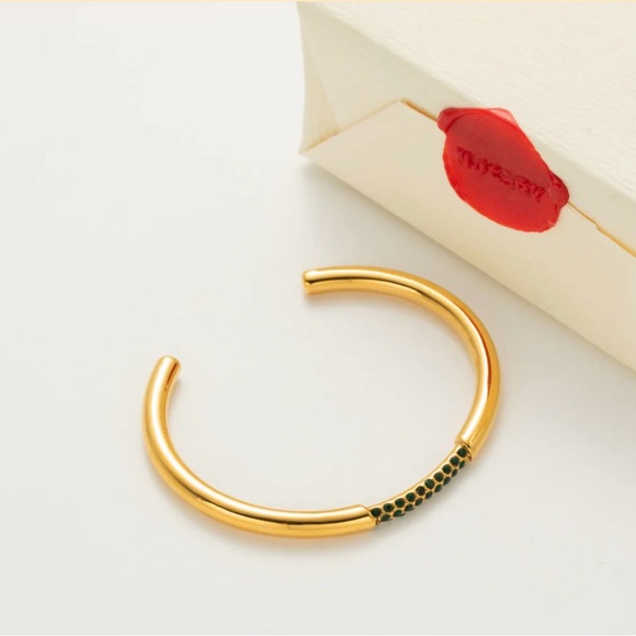 Jewelry - Elegant Gold Bracelet with Green Accents new